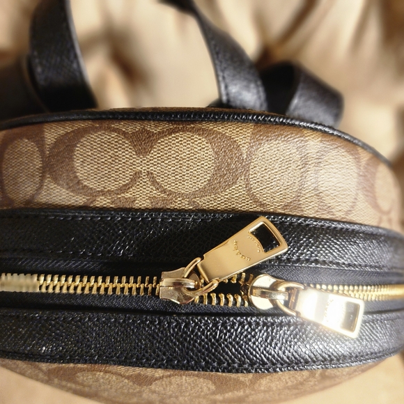 Coach Kenly backpack - Picture 2 of 7